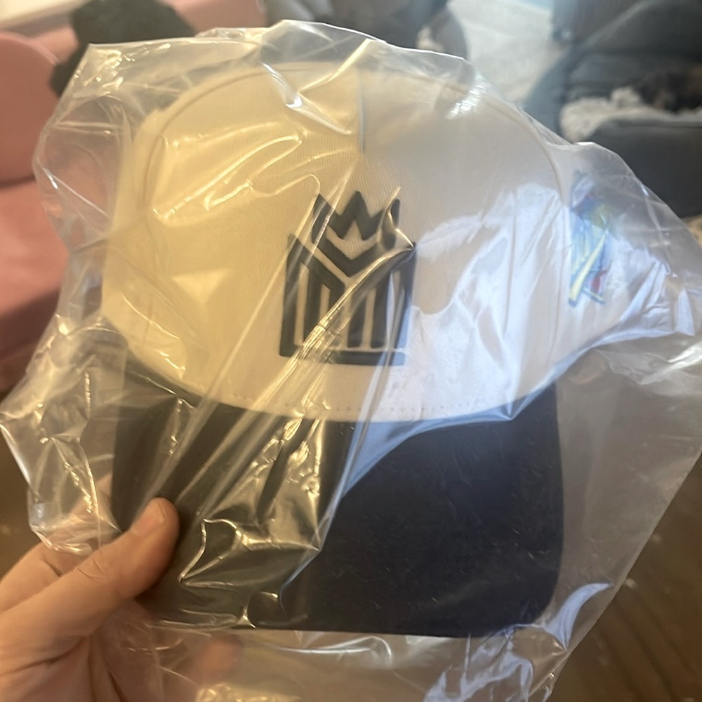 NWT. Millie MERCH HAT